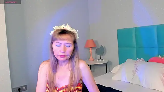 Carla Vogue online show from 9, 11, 2025