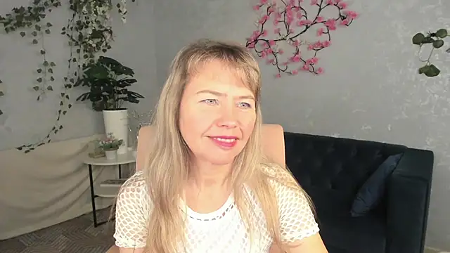 Carla Vogue online show from 15, 11, 2025