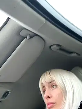 Snapshot of blondegirlx chatting on 28, 11, 2025 blondegirlx online show from 28, 11, 2025