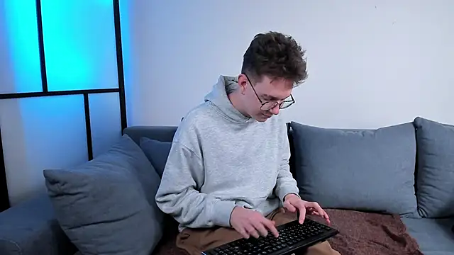 Teddy Parker online show from 2, 11, 2025