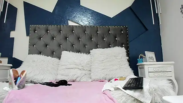 stefany adams   online show from 25, 11, 2025