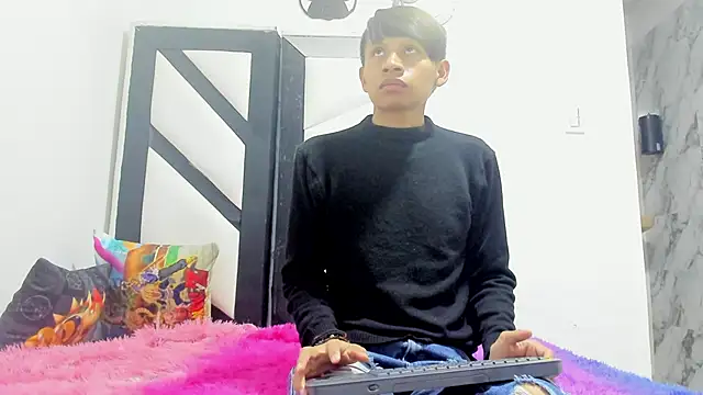 ALEXANDRO BOVER online show from 7, 11, 2025