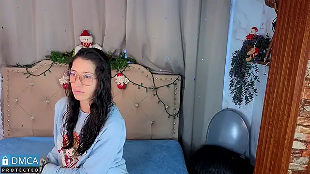 eva delight  online show from 25, 11, 2025