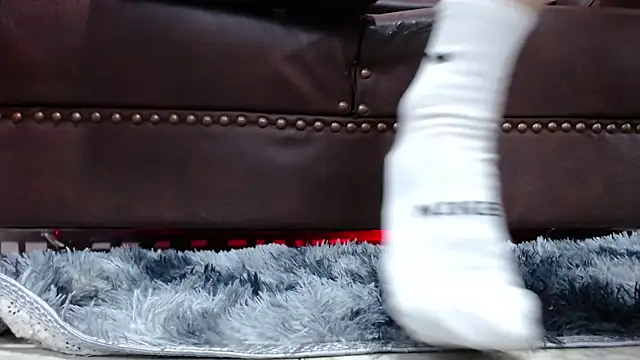 Snapshot of Leiladom chatting on 19, 11, 2025 Leiladom online show from 19, 11, 2025