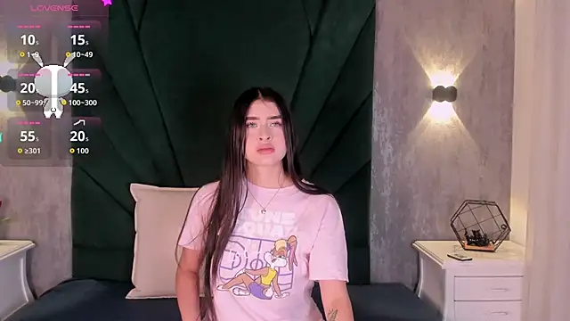 EmiliClarke online show from 1, 4, 2026