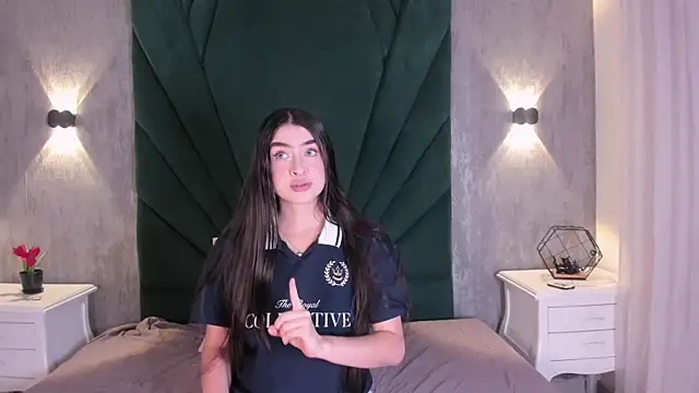 EmiliClarke online show from 7, 4, 2026