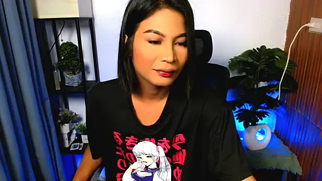 Snapshot of YourPrettyBella_TS chatting on 25, 6, 2026 YourPrettyBella TS online show from 25, 6, 2026