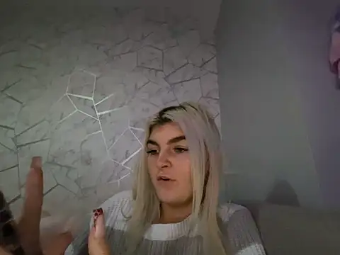 rosie-hipstergal online show from 10, 11, 2025