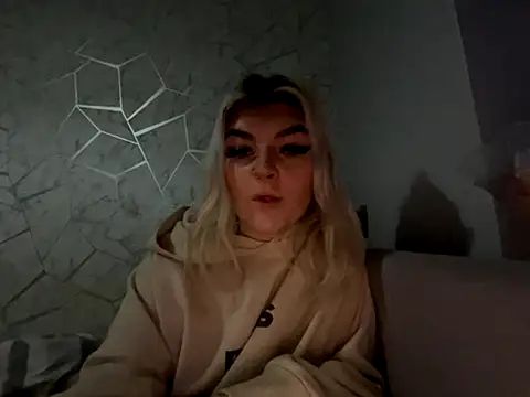 rosie-hipstergal online show from 30, 11, 2025