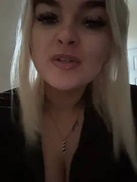 Snapshot of rosie-hipstergal chatting on 21, 2, 2026 rosie-hipstergal online show from 21, 2, 2026