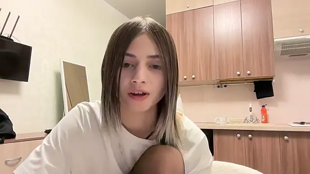 AidaGloshen online show from 30, 10, 2025