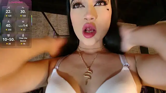 Snapshot of Natasha_Dior chatting on 31, 10, 2025 Natasha Dior online show from 31, 10, 2025