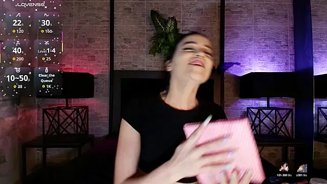 Snapshot of Natasha_Dior chatting on 7, 11, 2025 Natasha Dior online show from 7, 11, 2025