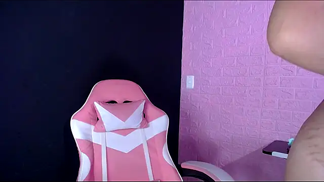 Dominic Queen1 online show from 28, 10, 2025