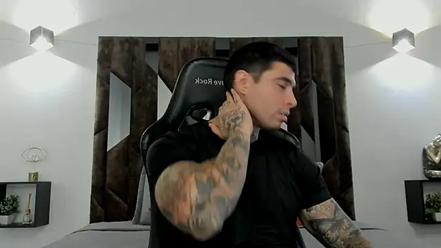 MATEO DILUCA online show from 30, 11, 2025