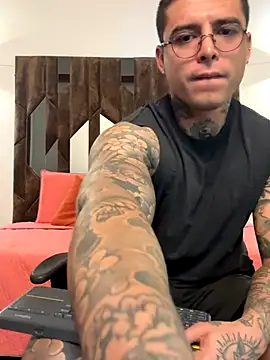 MATEO DILUCA online show from 17, 11, 2025