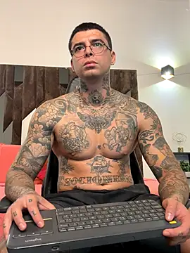 MATEO DILUCA online show from 18, 11, 2025