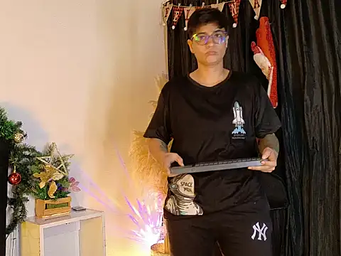 zarek boston online show from 4, 12, 2025