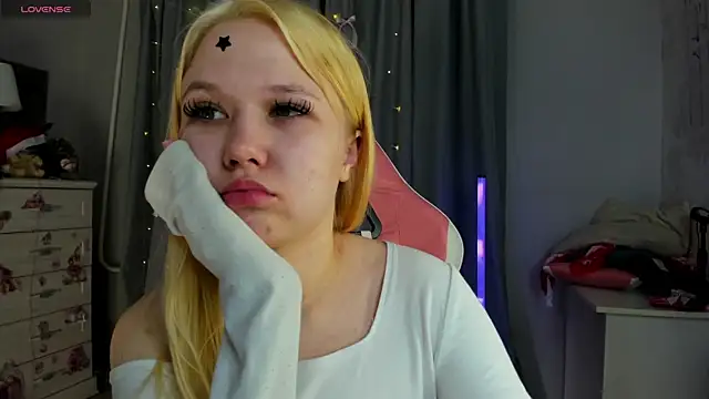 VivieSunn online show from 8, 2, 2026