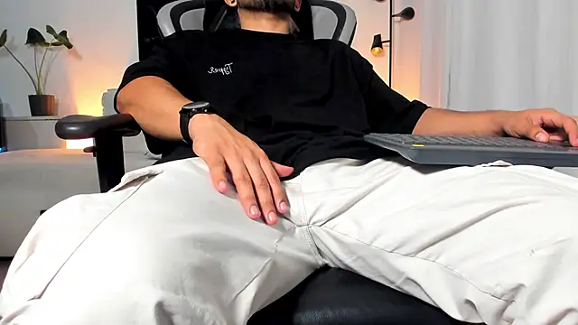 Snapshot of IamKael_ chatting on 6, 2, 2026 IamKael online show from 6, 2, 2026