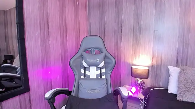 LaurenHazel online show from 24, 11, 2025