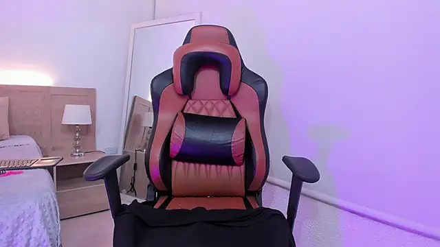 Snapshot of whisper_nova chatting on 7, 2, 2026 whisper nova online show from 7, 2, 2026