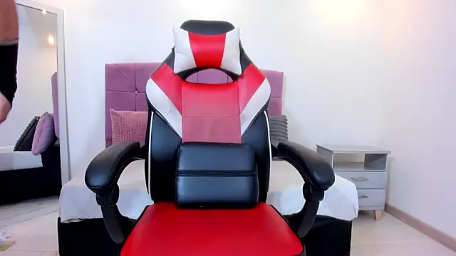 Snapshot of whisper_nova chatting on 5, 2, 2026 whisper nova online show from 5, 2, 2026