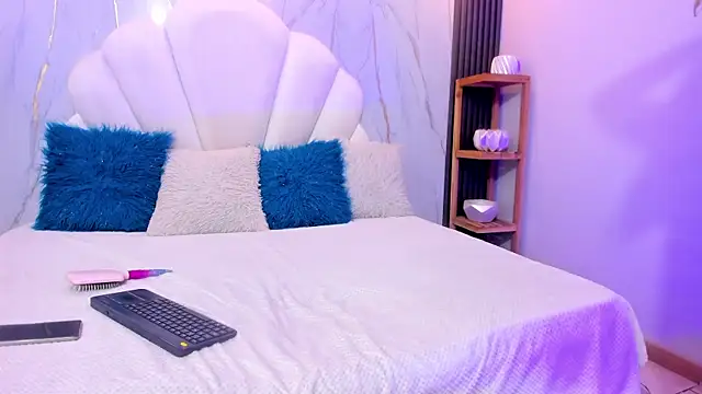 Snapshot of whisper_nova chatting on 12, 1, 2026 whisper nova online show from 12, 1, 2026