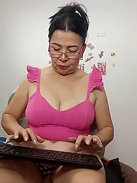 laliItaclark online show from 3, 6, 2026