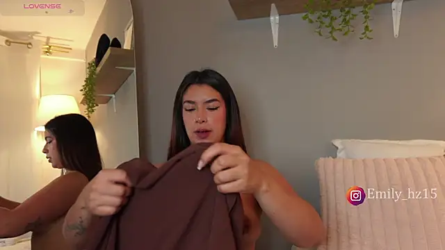 Missemily 11 online show from 25, 3, 2026