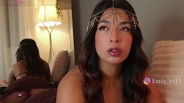 Missemily 11 online show from 4, 6, 2026