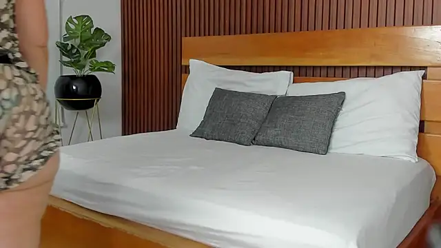 anastasia cortez  online show from 11, 11, 2025