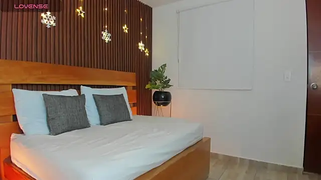 anastasia cortez  online show from 4, 12, 2025