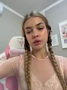 Snapshot of JenniNellson chatting on 20, 11, 2025 JenniNellson online show from 20, 11, 2025