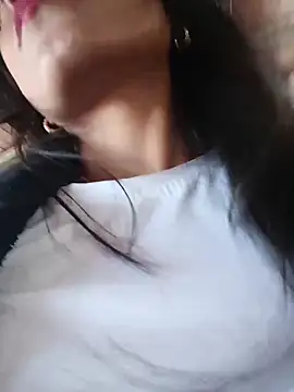 YeseniaRodriguez3 online show from 20, 3, 2026