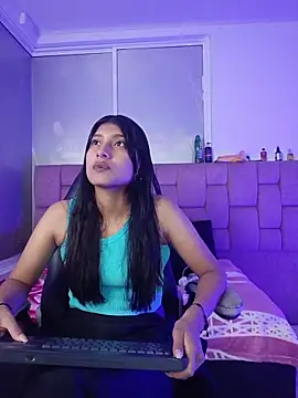 YeseniaRodriguez3 online show from 30, 5, 2026