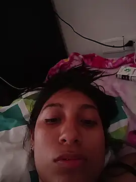 YeseniaRodriguez3 online show from 3, 4, 2026