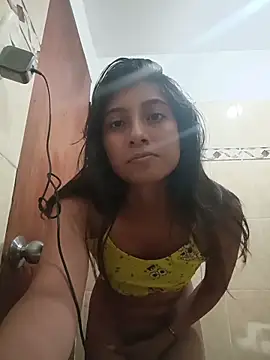 YeseniaRodriguez3 online show from 2, 6, 2026