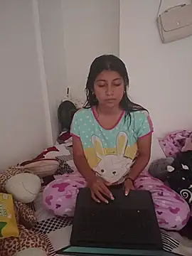 YeseniaRodriguez3 online show from 26, 11, 2025