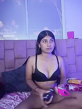 YeseniaRodriguez3 online show from 31, 5, 2026