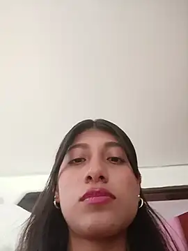 YeseniaRodriguez3 online show from 30, 10, 2025