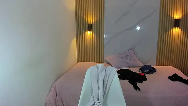  EMMYROSE online show from 12, 11, 2025