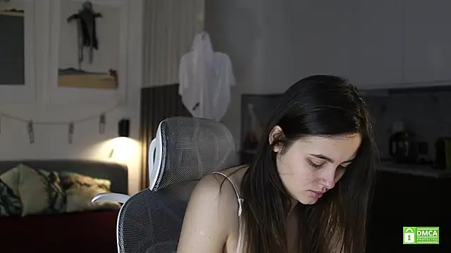 Snapshot of amelie_shine chatting on 1, 11, 2025 amelie shine online show from 1, 11, 2025