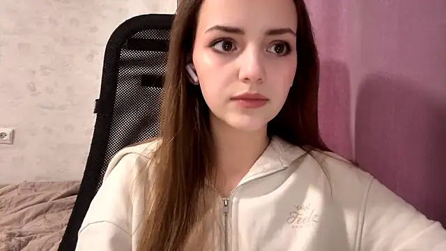 AliceStacy online show from 9, 11, 2025