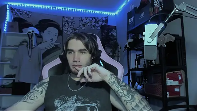 Snapshot of Go_V_Cs chatting on 4, 11, 2025 Go V Cs online show from 4, 11, 2025