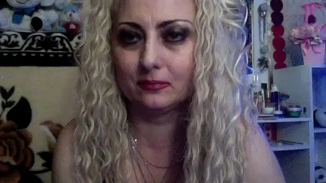 xHot Amazonq online show from 2, 12, 2025