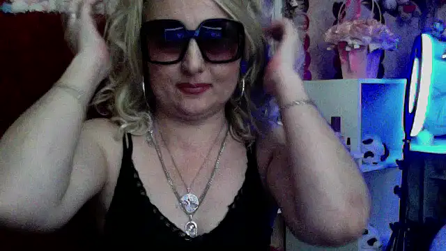 xHot Amazonq online show from 26, 3, 2026