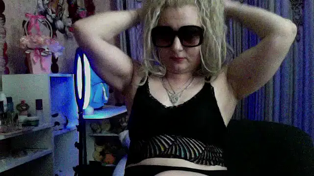 xHot Amazonq online show from 28, 3, 2026