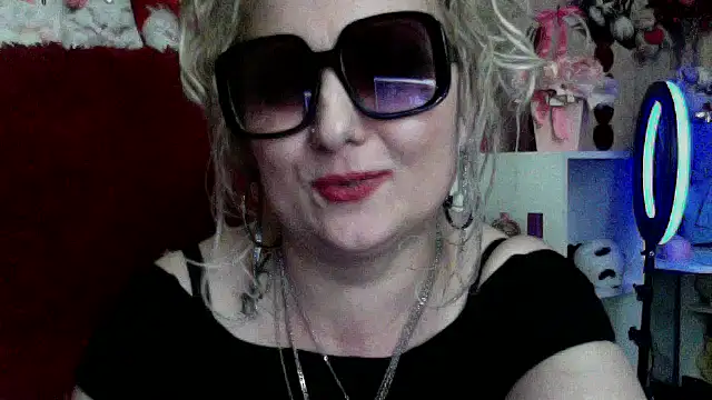 xHot Amazonq online show from 1, 4, 2026