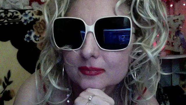 xHot Amazonq online show from 8, 1, 2026